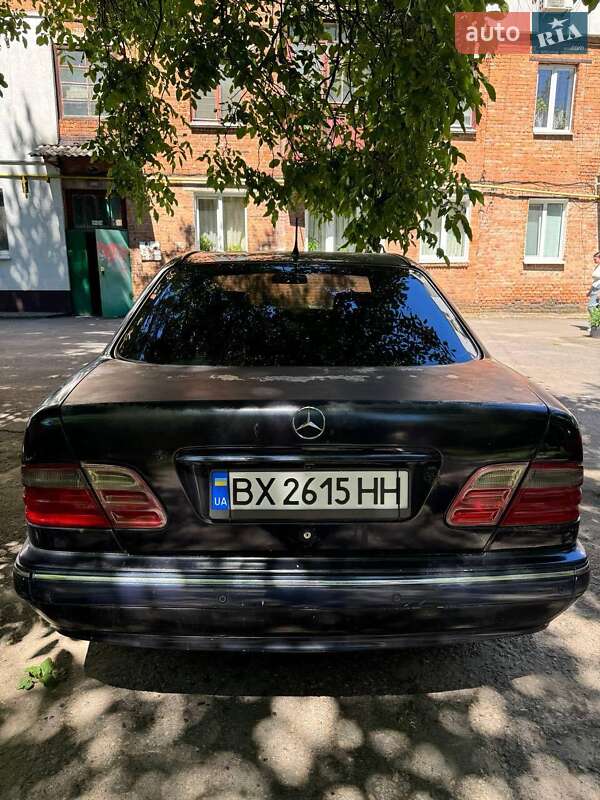 Mercedes-Benz E-Class 2000