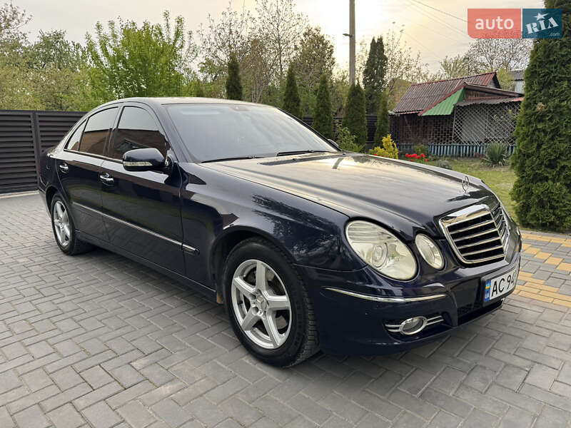 Седан Mercedes-Benz E-Class 2005 в Луцке
