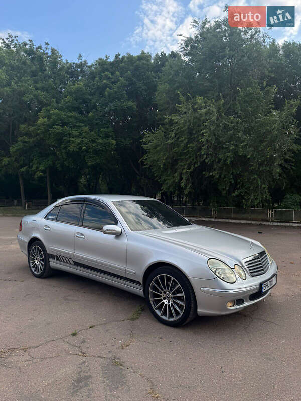 Седан Mercedes-Benz E-Class 2005 в 