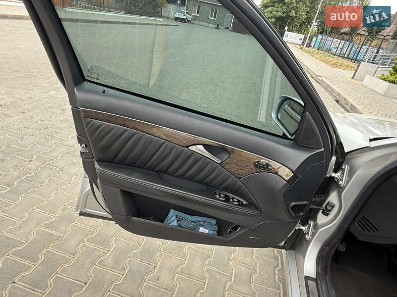 Седан Mercedes-Benz E-Class 2004 в Одесі