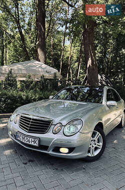 Седан Mercedes-Benz E-Class 2002 в Киверцах