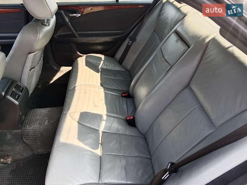Седан Mercedes-Benz E-Class 1996 в Самборі