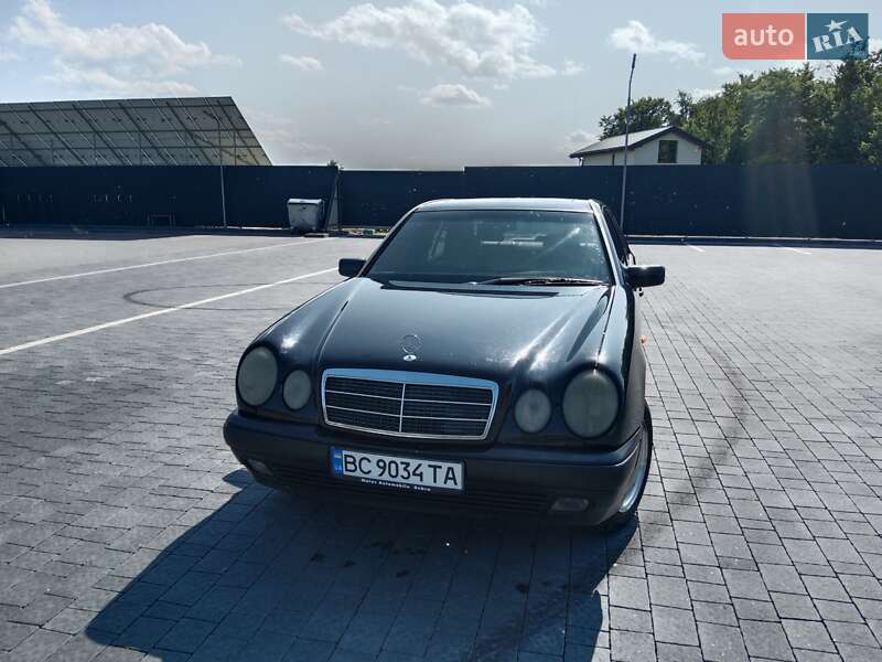 Седан Mercedes-Benz E-Class 1996 в Самборі