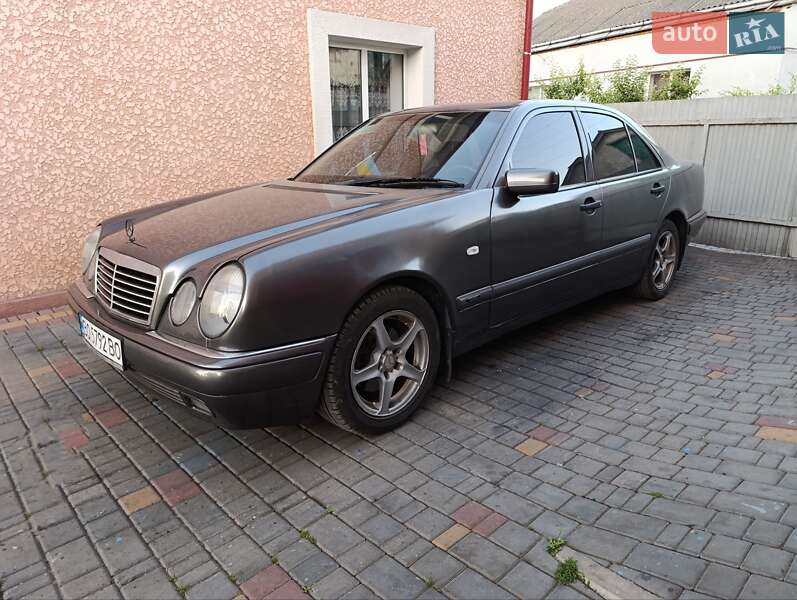 Седан Mercedes-Benz E-Class 1998 в Тернополі