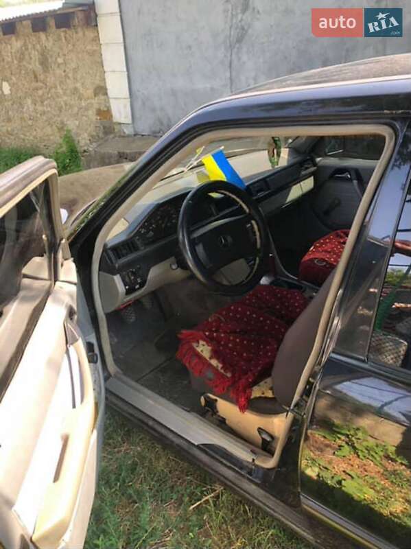 Хетчбек Mercedes-Benz E-Class 1986 в Могилів-Подільському