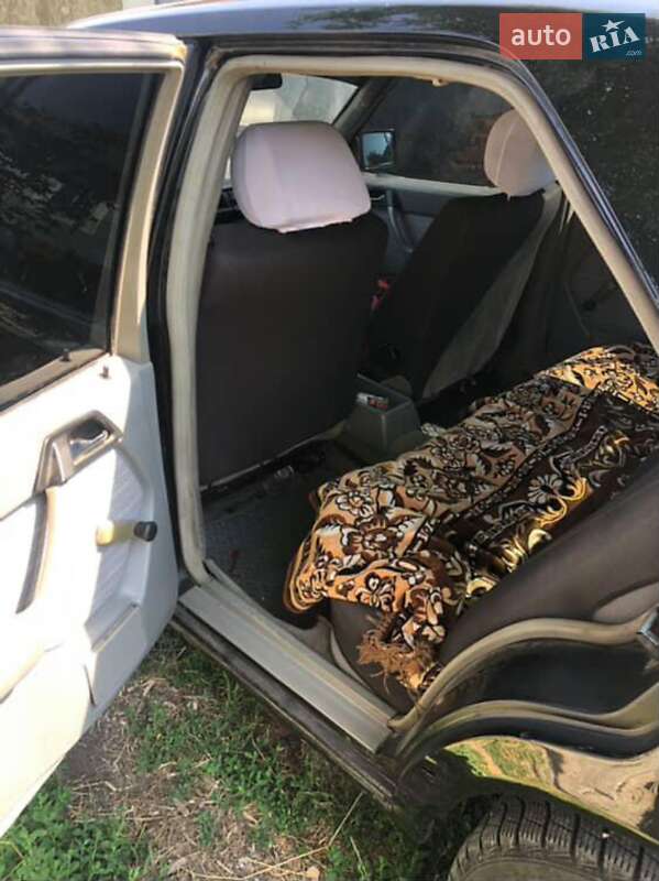 Хетчбек Mercedes-Benz E-Class 1986 в Могилів-Подільському