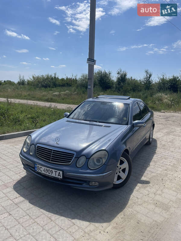 Седан Mercedes-Benz E-Class 2004 в Львове