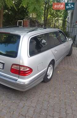 Універсал Mercedes-Benz E-Class 2000 в 