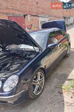 Седан Mercedes-Benz E-Class 2002 в Черновцах