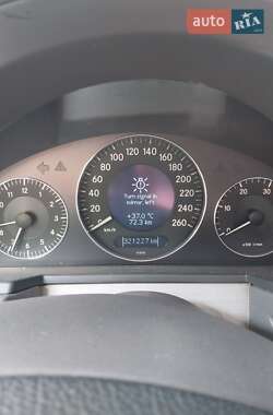 Седан Mercedes-Benz E-Class 2002 в Черновцах