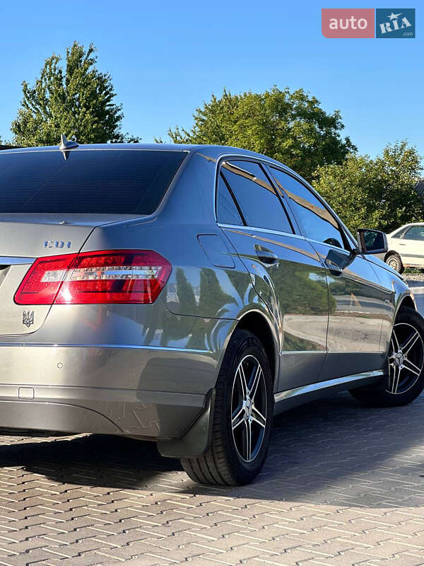 Седан Mercedes-Benz E-Class 2009 в Хмельницком