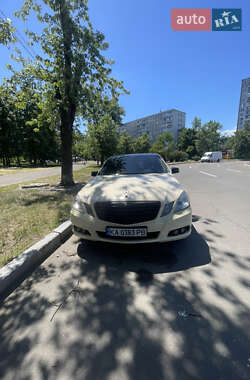 Седан Mercedes-Benz E-Class 2010 в Києві