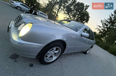 Седан Mercedes-Benz E-Class 2001 в 