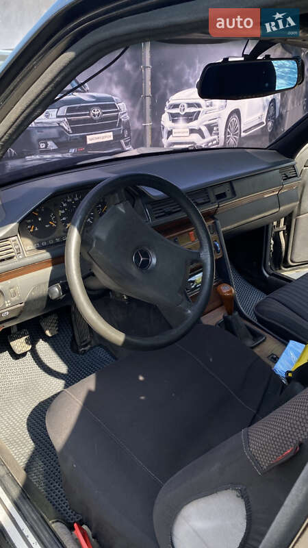 Седан Mercedes-Benz E-Class 1990 в Рогатині