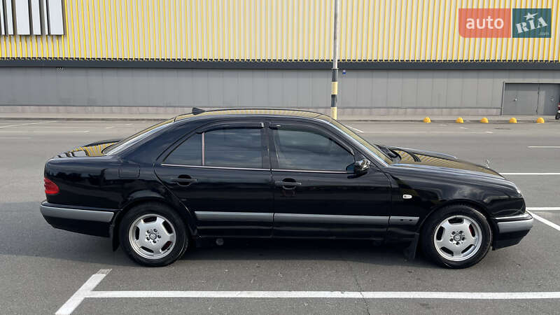 Седан Mercedes-Benz E-Class 1997 в Киеве