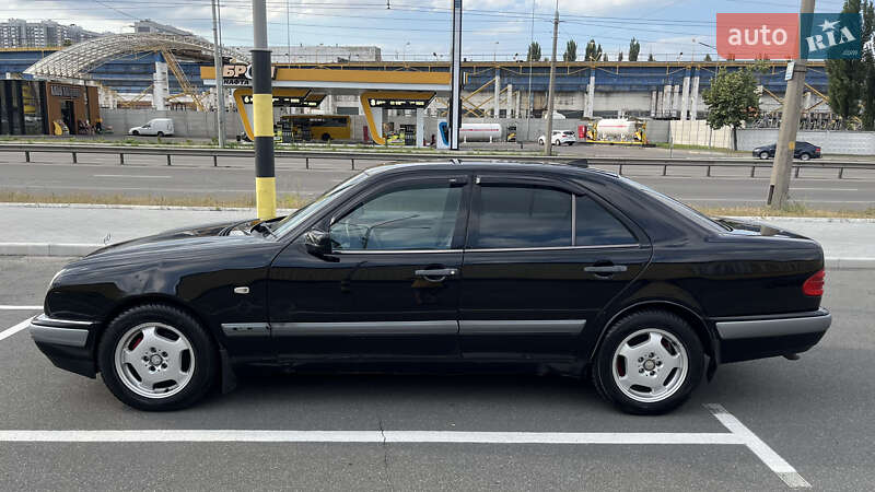 Седан Mercedes-Benz E-Class 1997 в Киеве