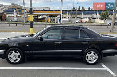 Седан Mercedes-Benz E-Class 1997 в 