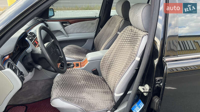 Седан Mercedes-Benz E-Class 1997 в Киеве