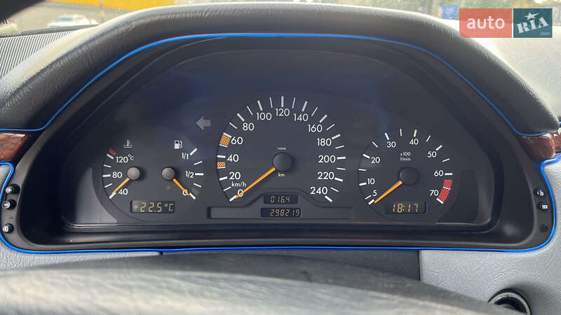 Седан Mercedes-Benz E-Class 1997 в Киеве