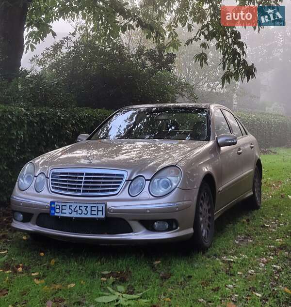 Седан Mercedes-Benz E-Class 2003 в Николаеве