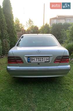 Седан Mercedes-Benz E-Class 2000 в 