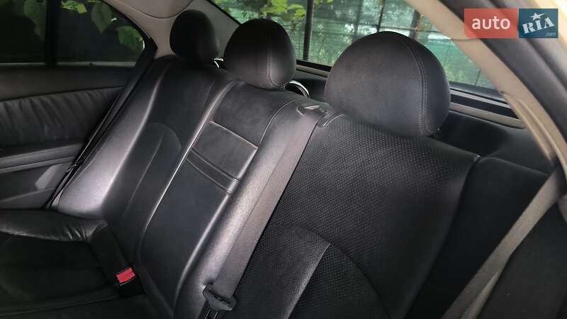 Седан Mercedes-Benz E-Class 2006 в Надворной
