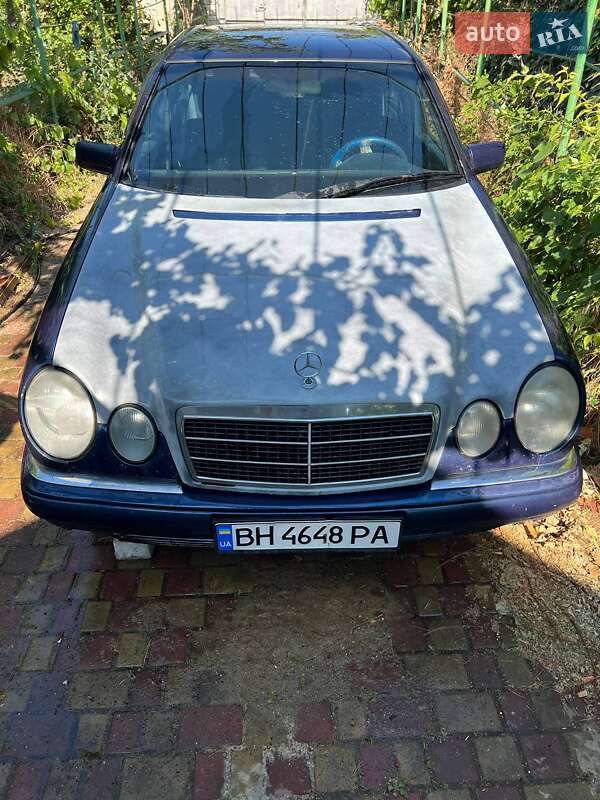 Седан Mercedes-Benz E-Class 1996 в Черноморске