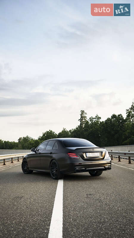 Седан Mercedes-Benz E-Class 2018 в Киеве