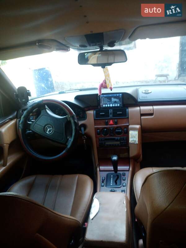 Седан Mercedes-Benz E-Class 1996 в Галициновом