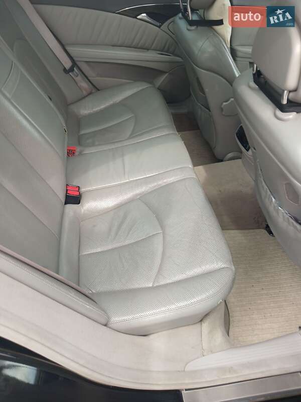 Седан Mercedes-Benz E-Class 2004 в Киеве