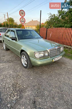 Седан Mercedes-Benz E-Class 1987 в 