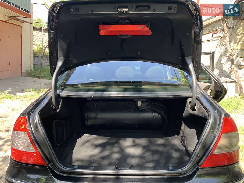 Седан Mercedes-Benz E-Class 2008 в Одессе