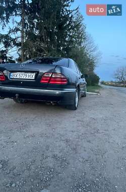 Седан Mercedes-Benz E-Class 2001 в 