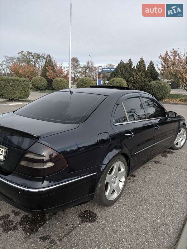 Седан Mercedes-Benz E-Class 2003 в Виноградове