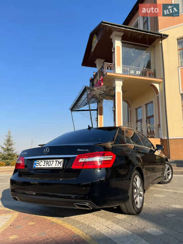 Седан Mercedes-Benz E-Class 2013 в Меденичах