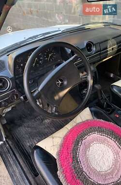 Седан Mercedes-Benz E-Class 1982 в 