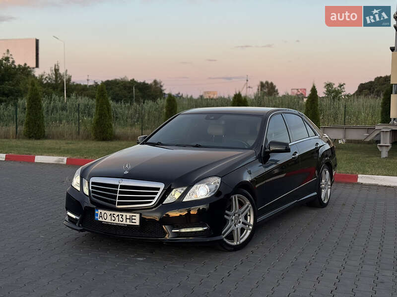 Седан Mercedes-Benz E-Class 2012 в Черновцах