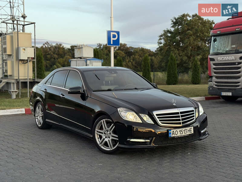 Седан Mercedes-Benz E-Class 2012 в Черновцах