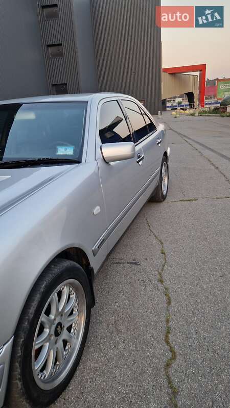 Седан Mercedes-Benz E-Class 1998 в Харкові фото 4 Седан Mercedes-Benz E-Class 1998 в Харкові