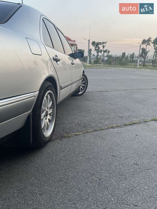 Седан Mercedes-Benz E-Class 1998 в Харкові фото 7 Седан Mercedes-Benz E-Class 1998 в Харкові