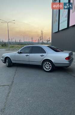 Седан Mercedes-Benz E-Class 1998 в Харкові