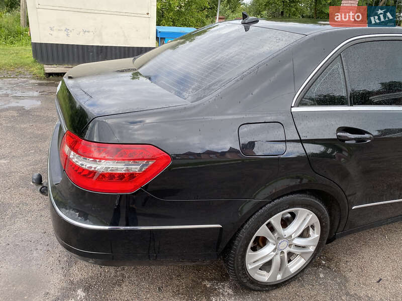Седан Mercedes-Benz E-Class 2011 в Володимирці фото 4 Седан Mercedes-Benz E-Class 2011 в Володимирці