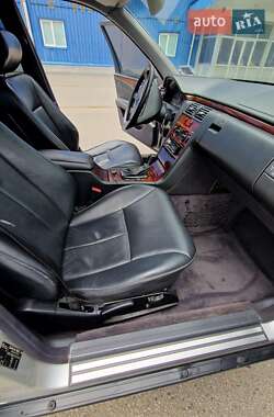 Седан Mercedes-Benz E-Class 1998 в Харкові