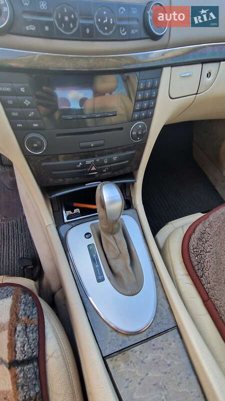 Седан Mercedes-Benz E-Class 2003 в Липовце