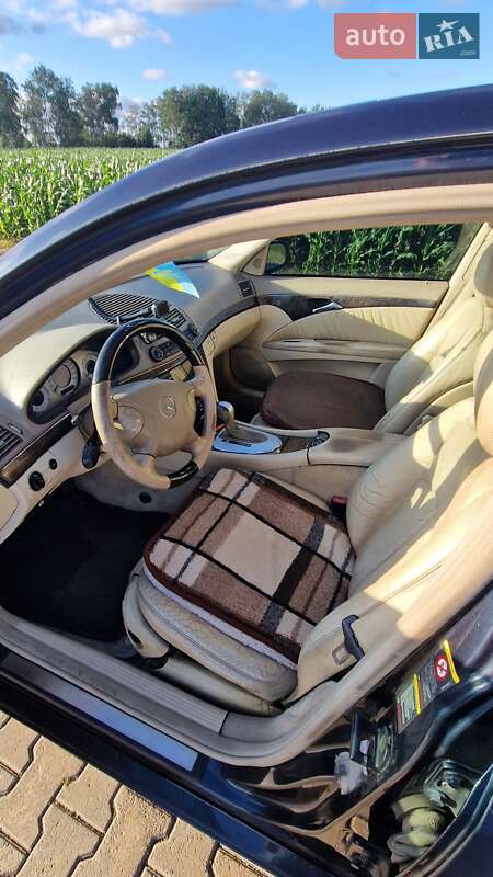 Седан Mercedes-Benz E-Class 2003 в Липовце