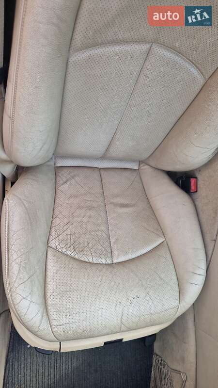 Седан Mercedes-Benz E-Class 2003 в Липовце