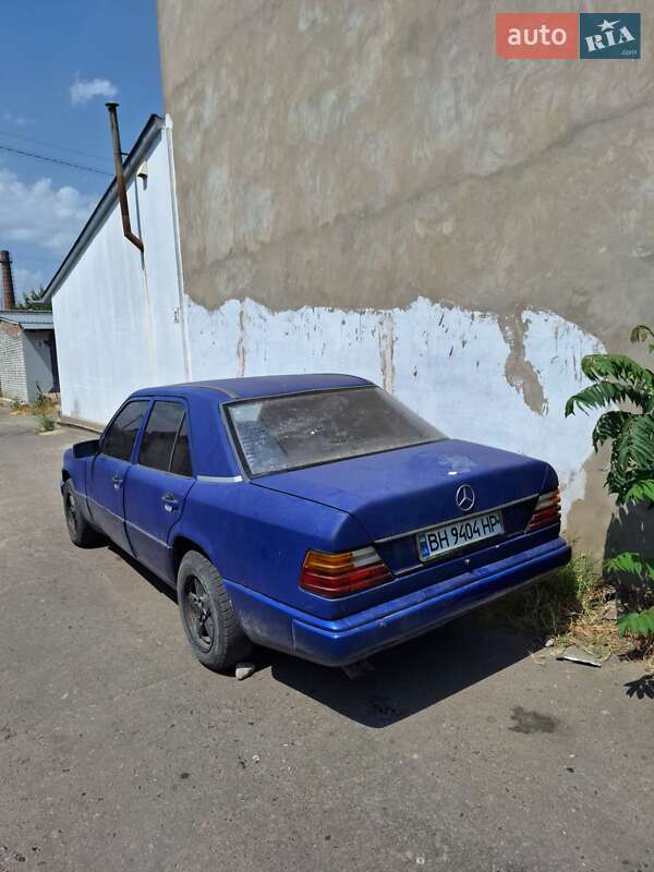 Седан Mercedes-Benz E-Class 1987 в Николаеве