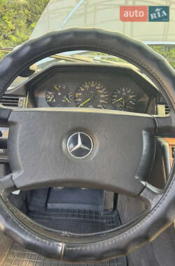 Седан Mercedes-Benz E-Class 1989 в 