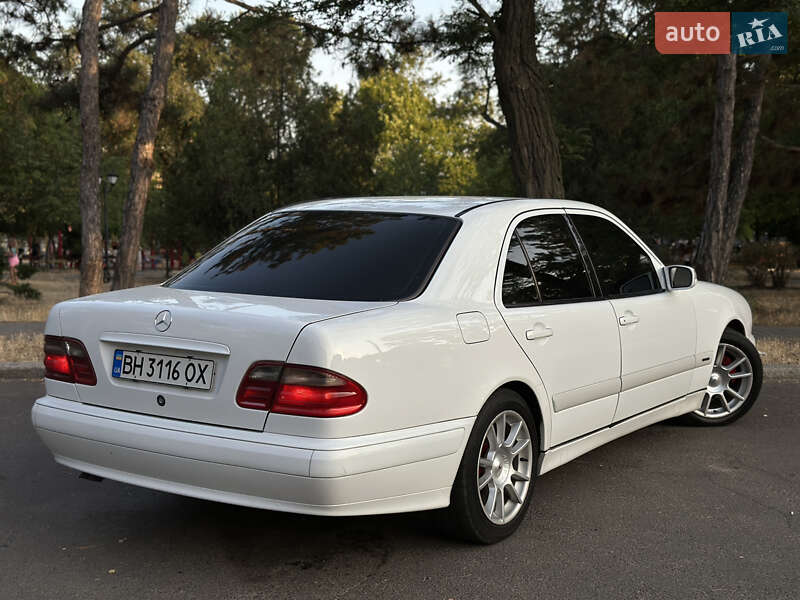 Седан Mercedes-Benz E-Class 2000 в Николаеве