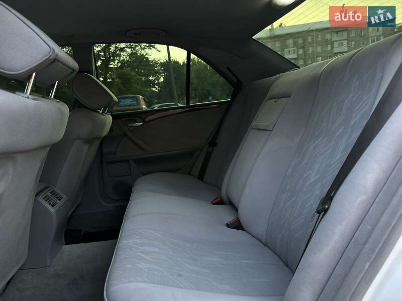 Седан Mercedes-Benz E-Class 2000 в Николаеве